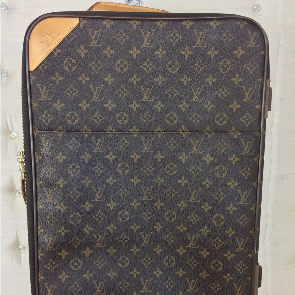 Louie Vuitton carry on luggage